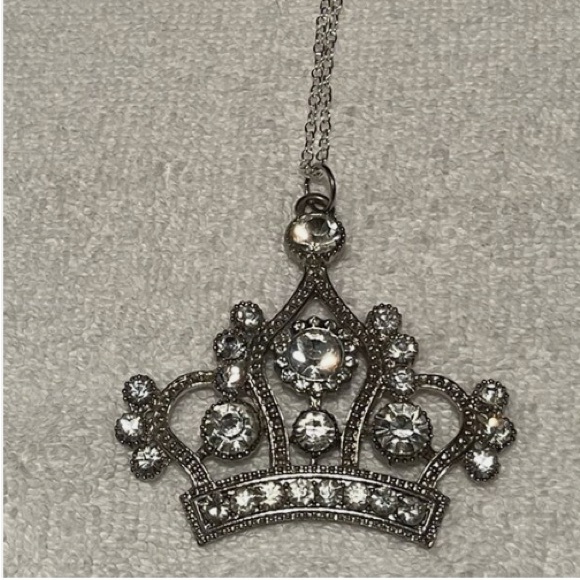 Crown Rhinestone Pendant & Chain - Picture 5 of 11